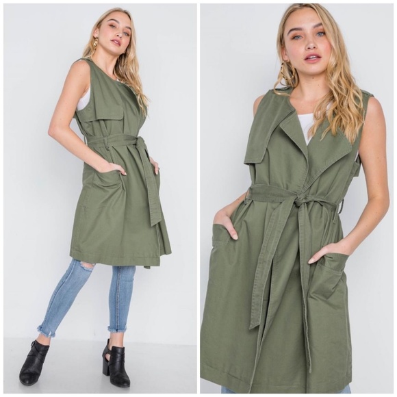 LAST ONE❗🎀 HP 🎀 Mo:Vint Anthro Oversized Vest - Picture 2 of 7